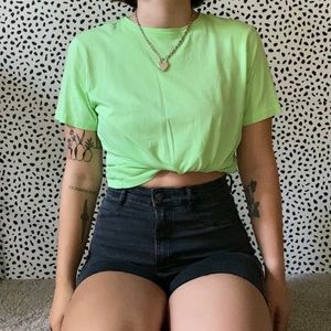 Neón green t shirt
